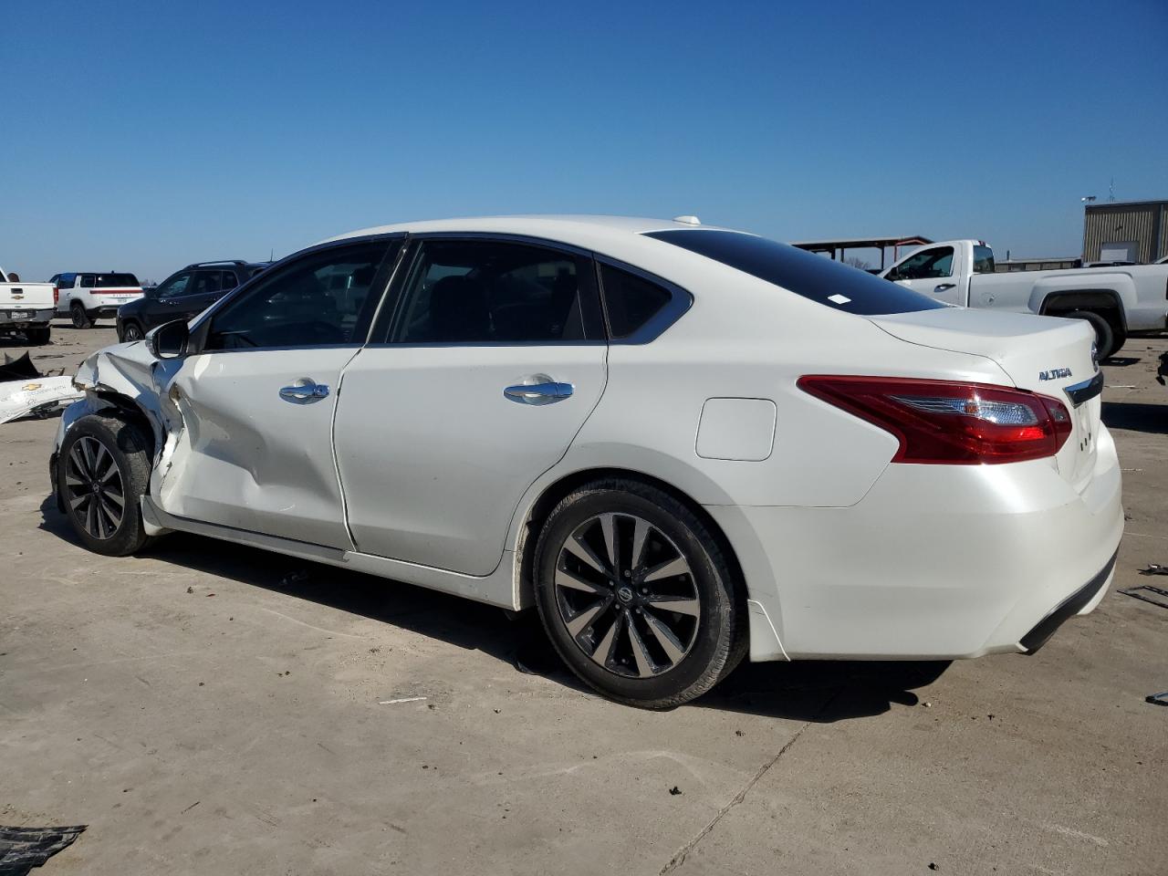 2018 Nissan Altima - Image 2