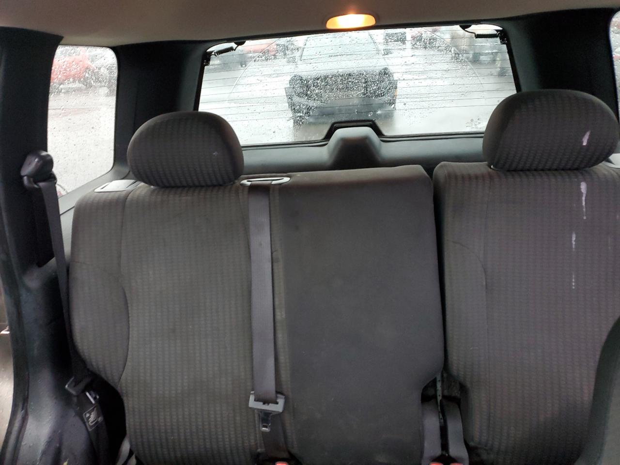 2004 Jeep Liberty (North America) - Image 10