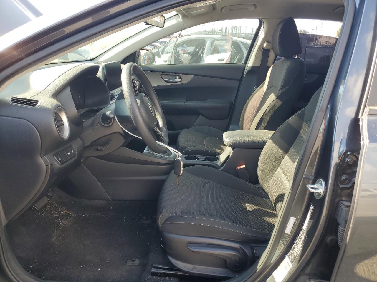 2019 Kia Forte - Image 7