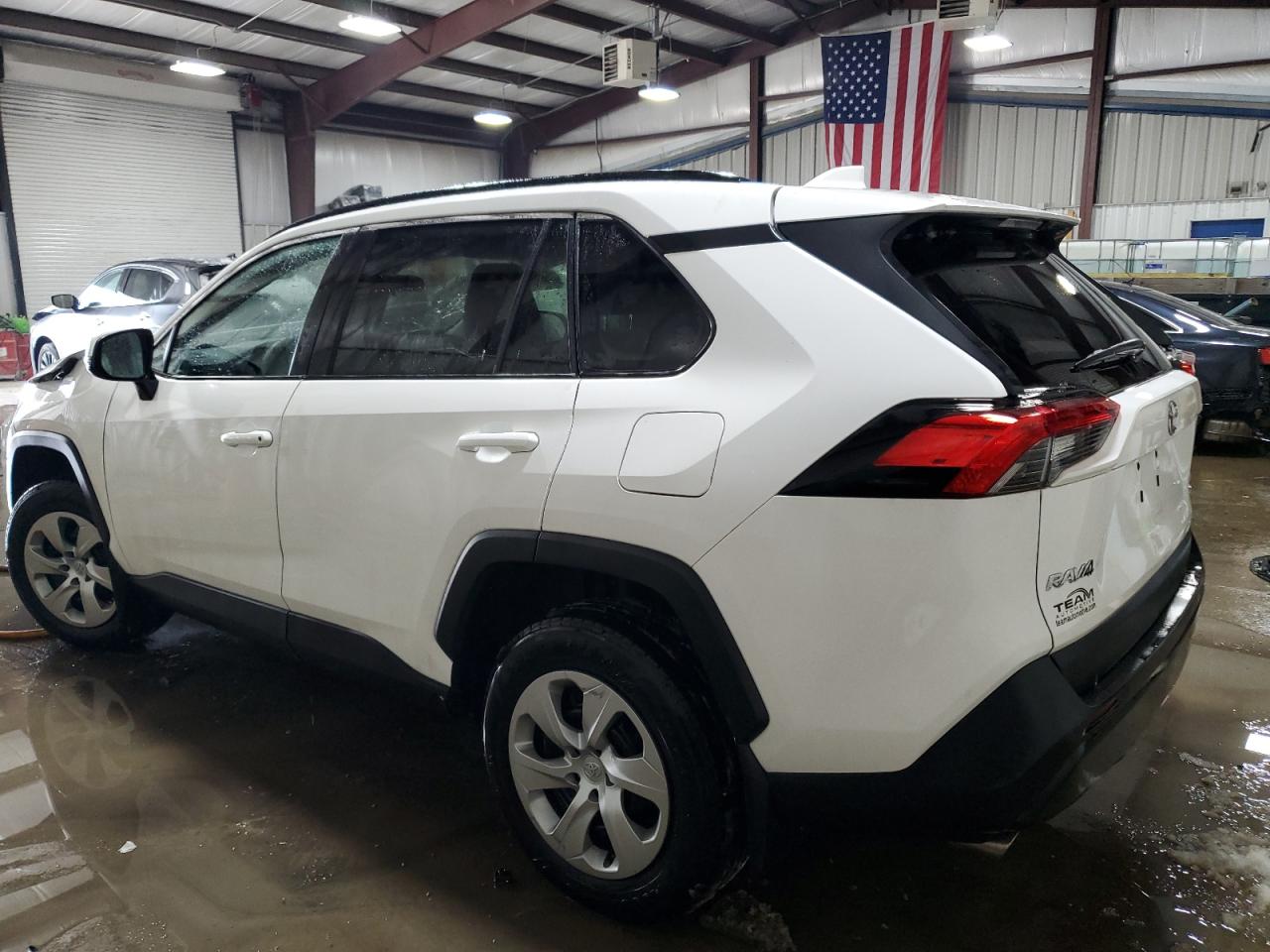 2020 Toyota RAV 4 - Image 2