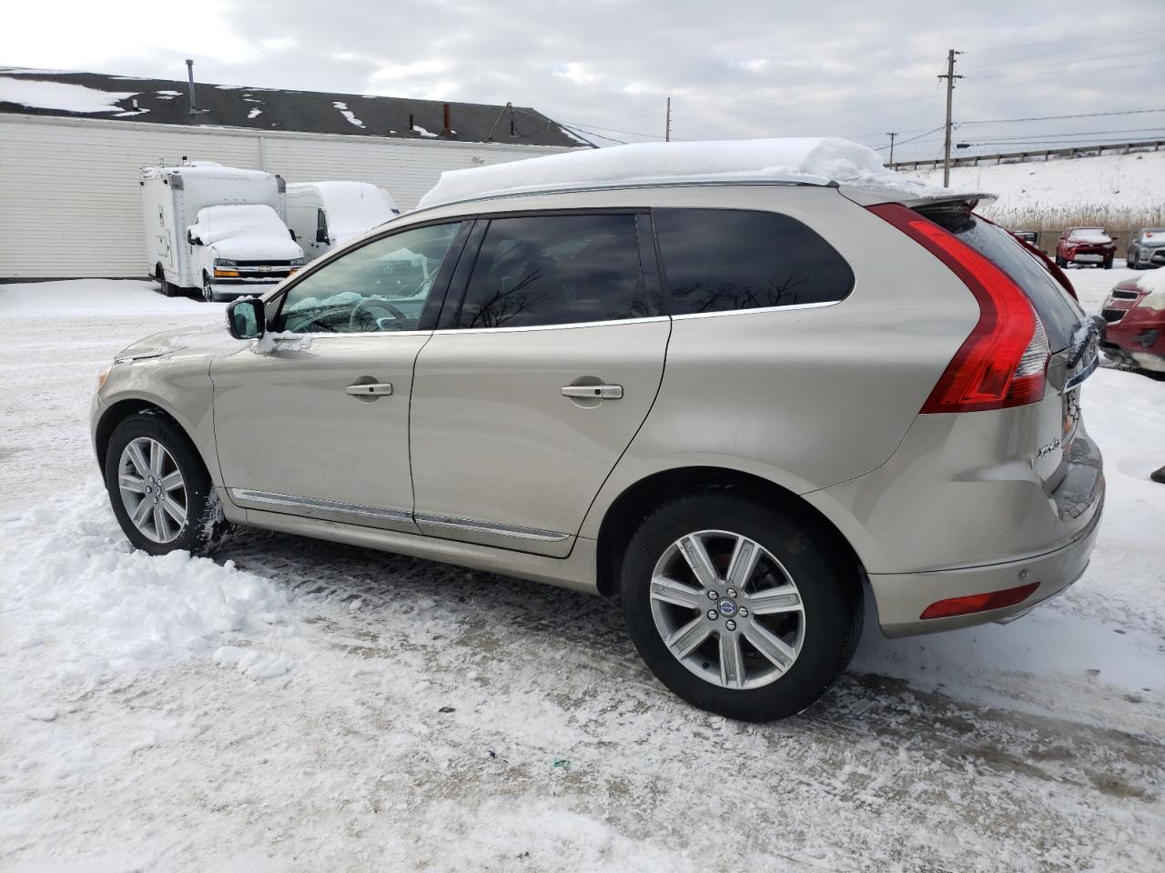 2016 Volvo XC60 - Image 2