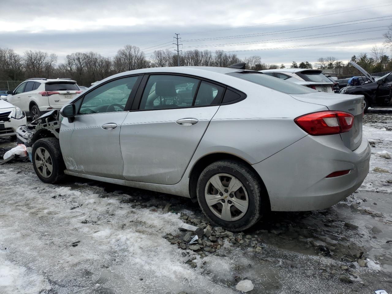 2018 Chevrolet Cruze - Image 2