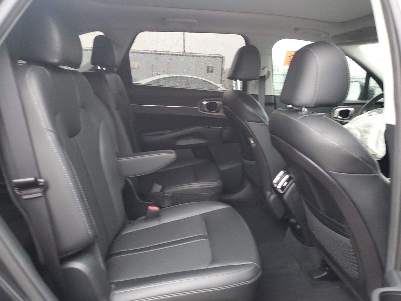 2021 Kia Sorento - Image 11