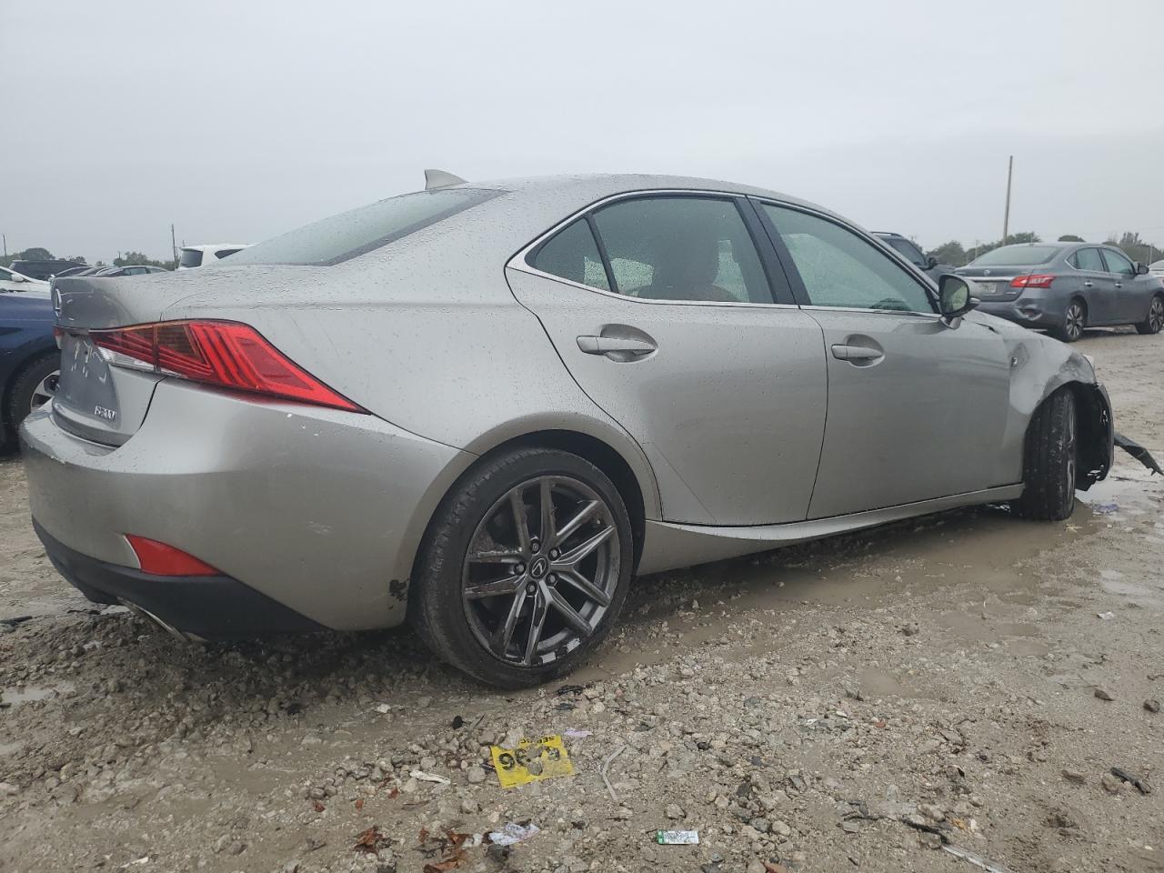 2018 Lexus IS - Image 3