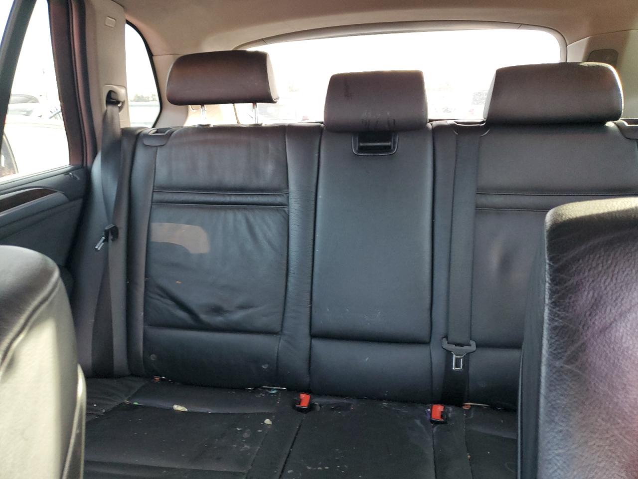 2010 BMW X5 - Image 10