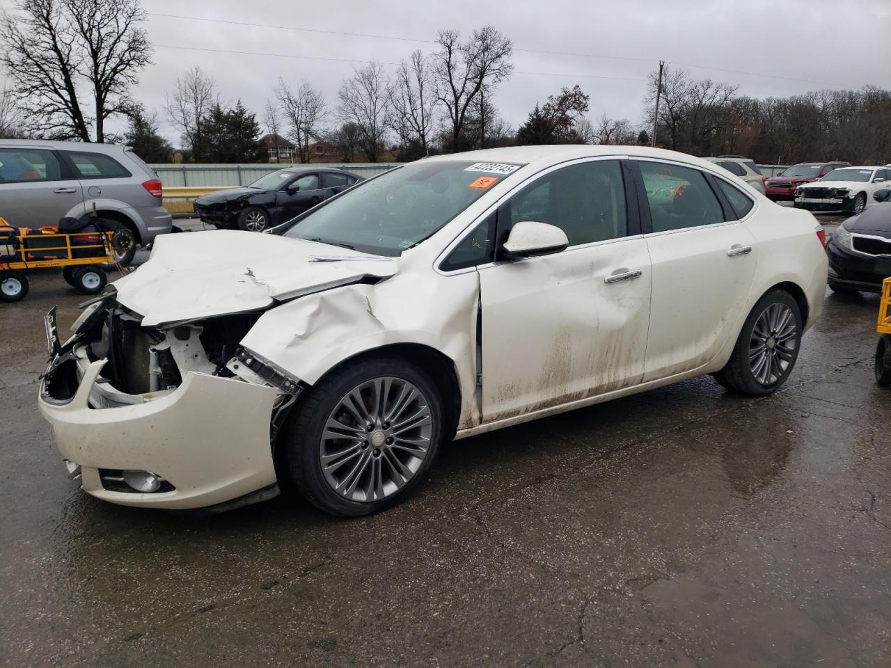 2013 Buick Verano продається в Rogersville, MO - Front End
