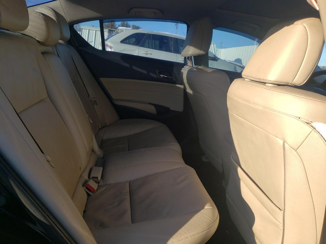 2015 Acura ILX - Image 10