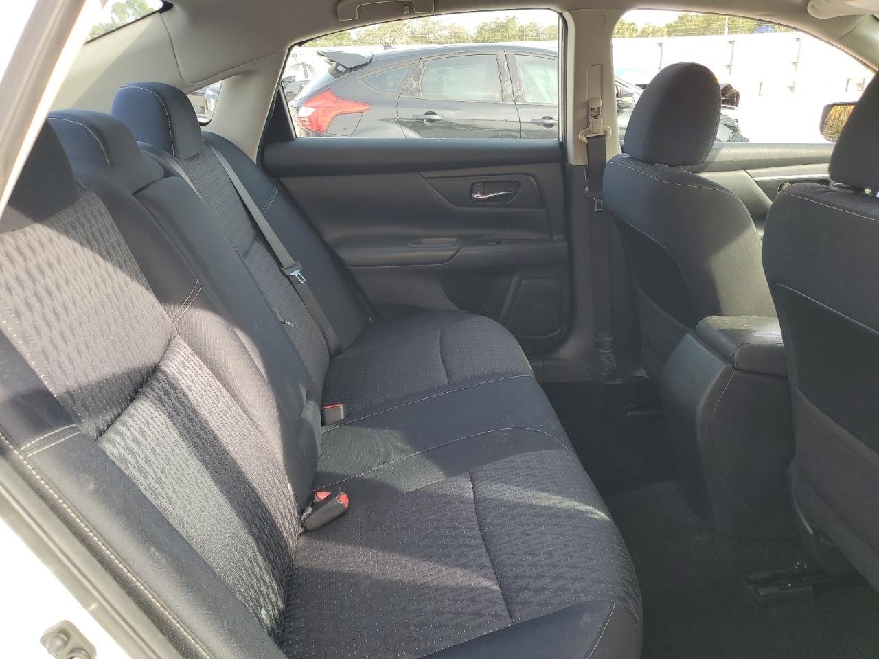 2017 Nissan Altima - Image 11