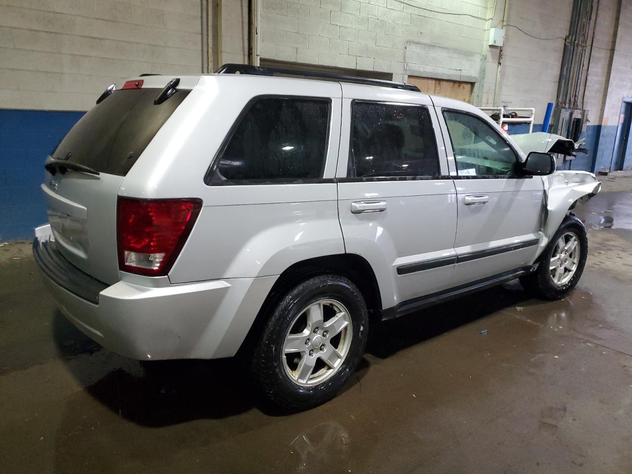 2007 Jeep Grand Cherokee - Image 3