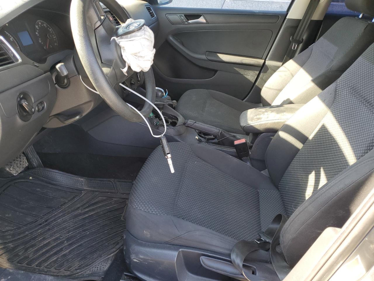 2014 Volkswagen Jetta - Image 7