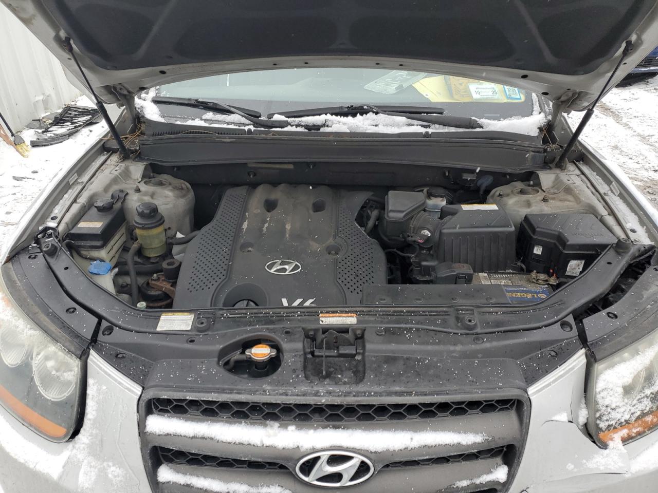 2008 Hyundai Santa Fe - Image 11