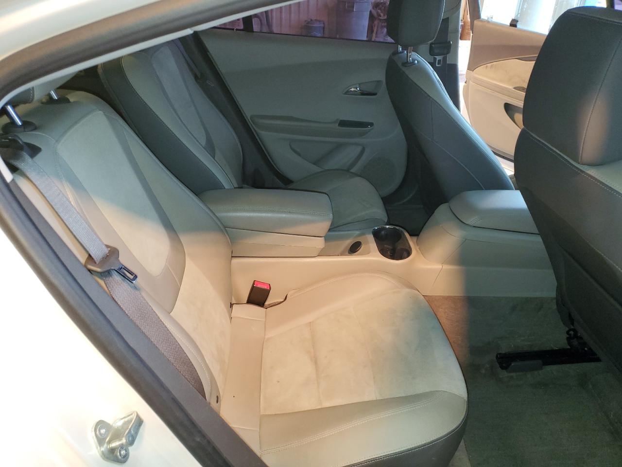 2014 Chevrolet Volt - Image 10