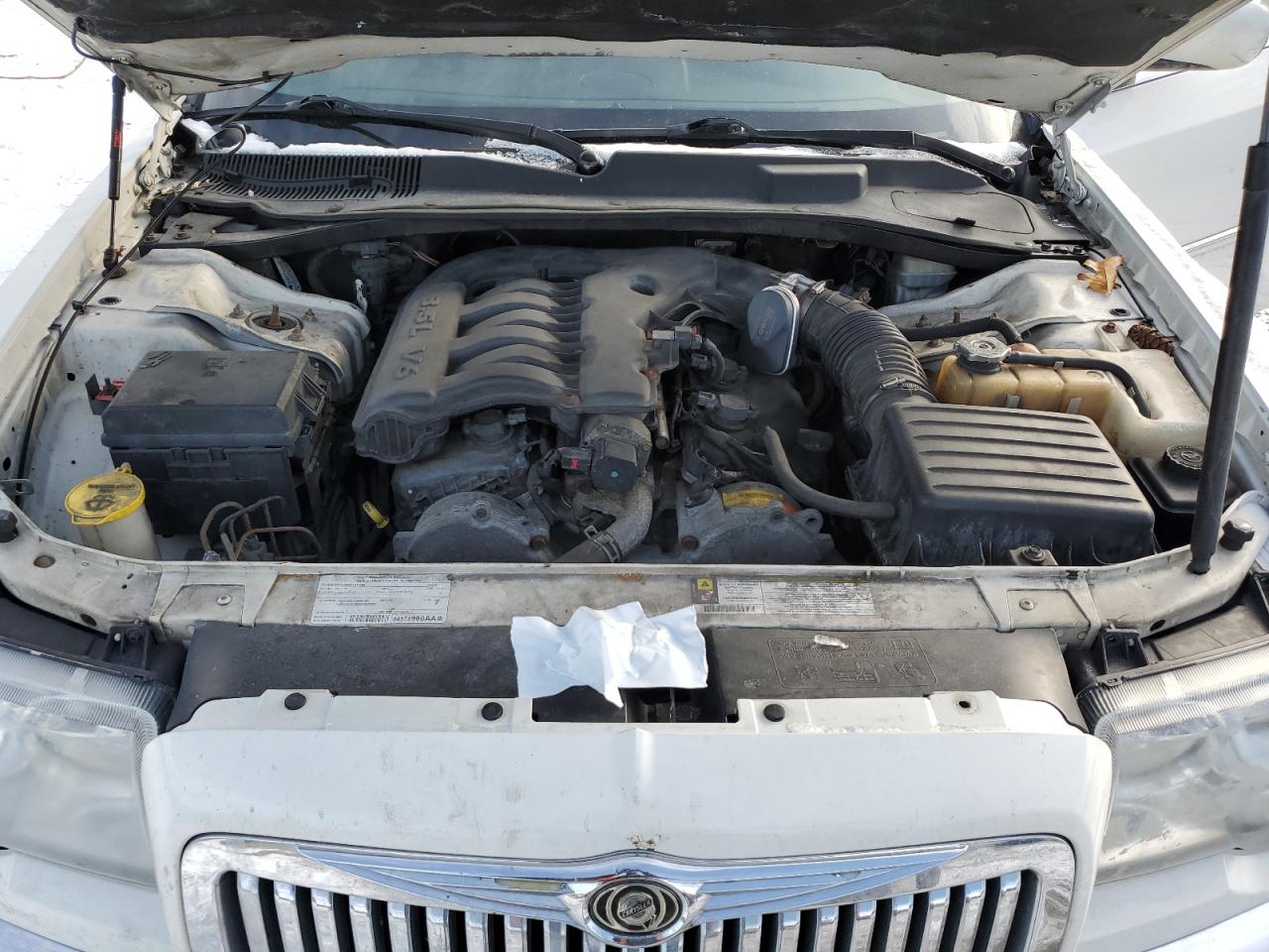 2008 Chrysler 300 - Image 12