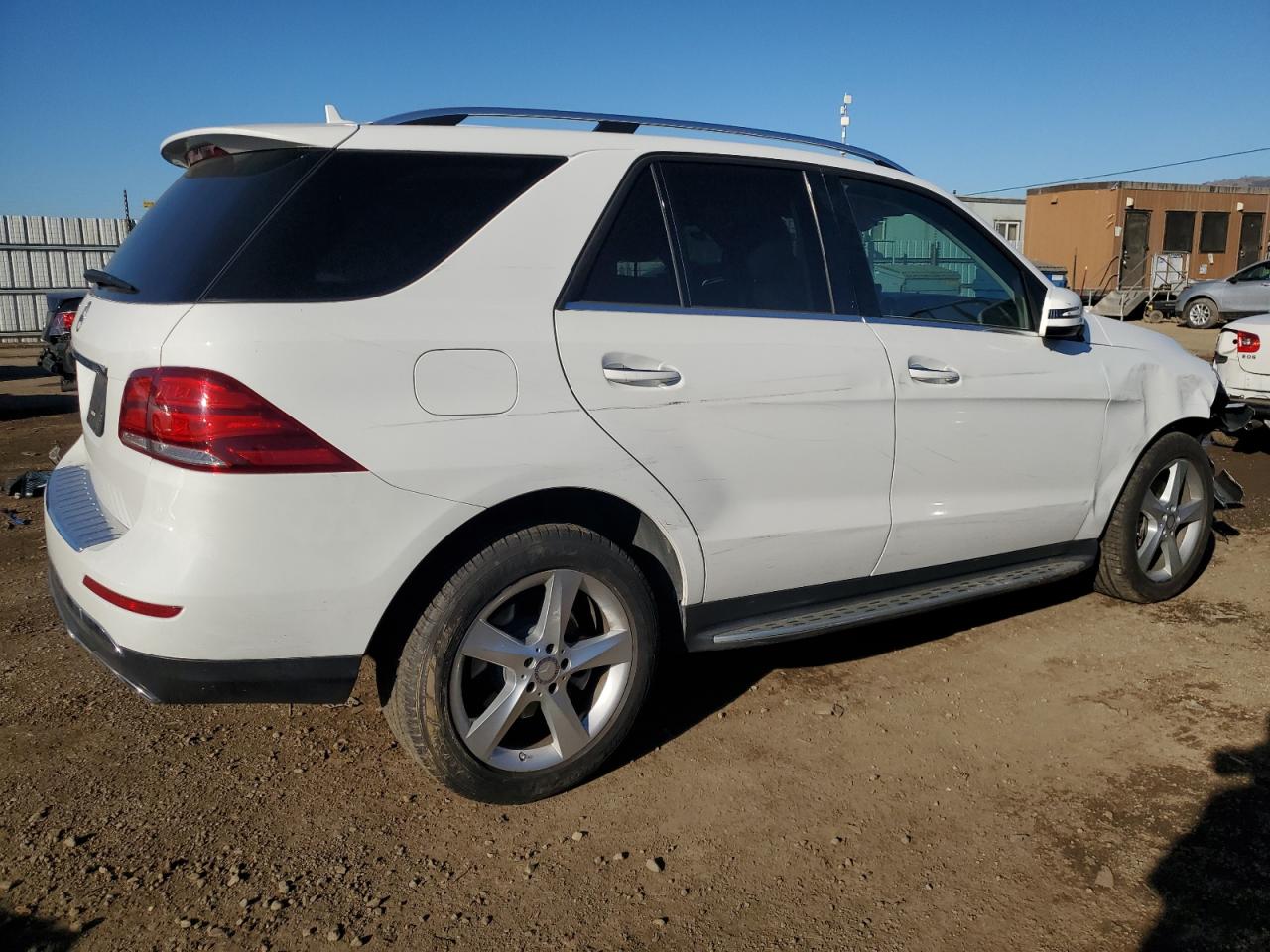 2016 Mercedes-Benz GLE - Image 3