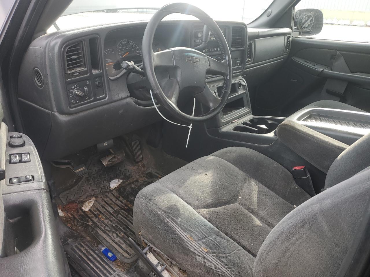 2003 Chevrolet Silverado - Image 8