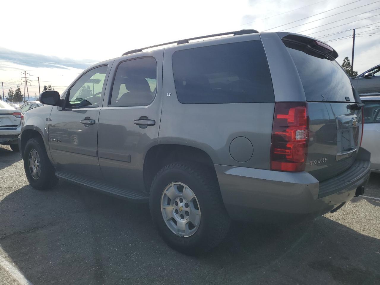 2007 Chevrolet Tahoe - Image 2