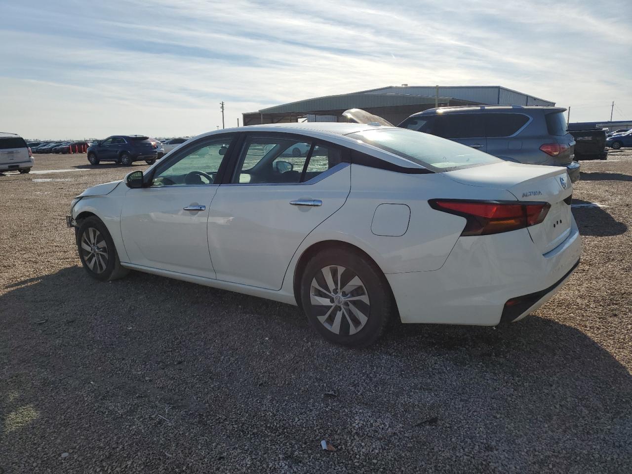 2020 Nissan Altima - Image 2