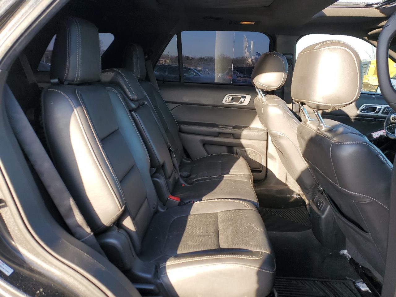 2015 Ford Explorer - Image 11