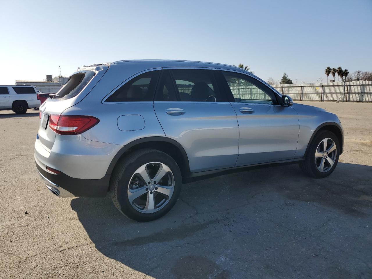 2016 Mercedes-Benz GLC - Image 3