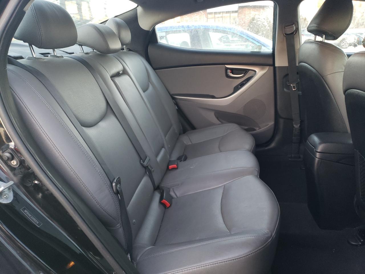 2012 Hyundai Elantra - Image 10