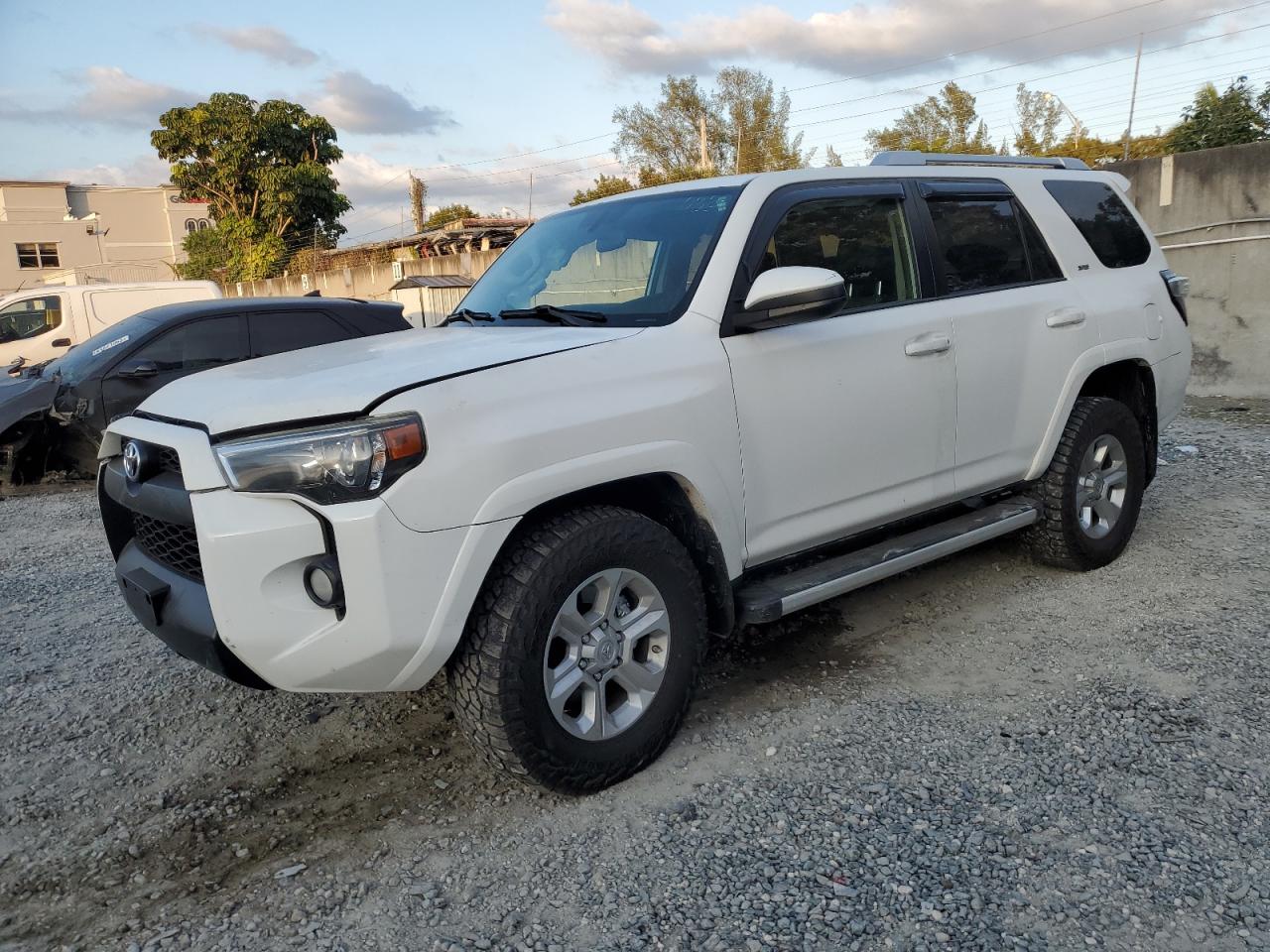 VIN JTEBU5JRXE5188121 2014 TOYOTA 4RUNNER no.1