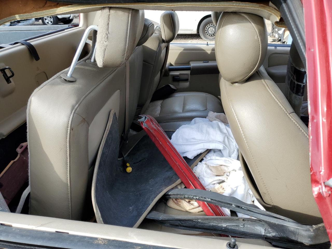2004 Ford Explorer - Image 10