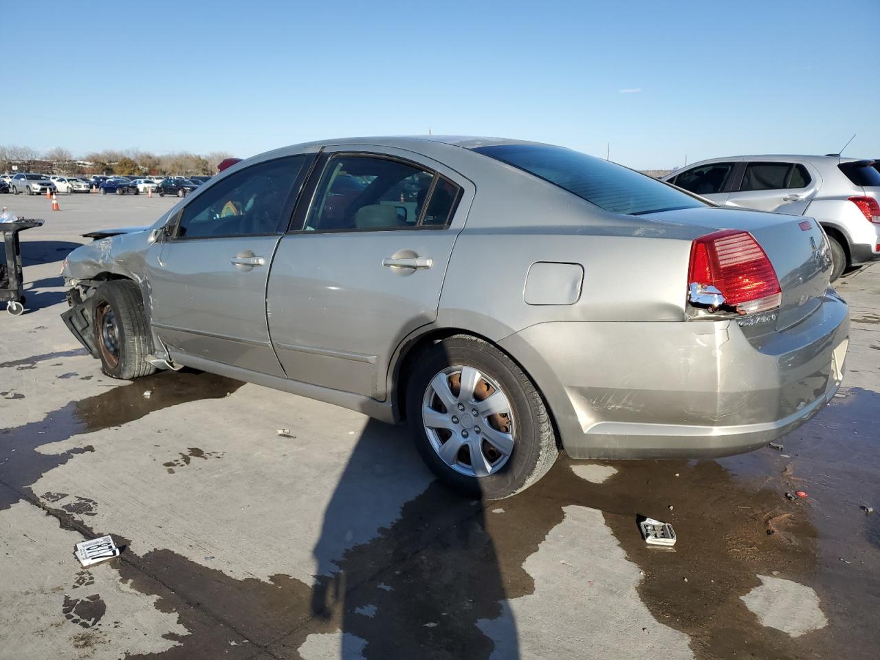 2004 Mitsubishi Galant - Image 2