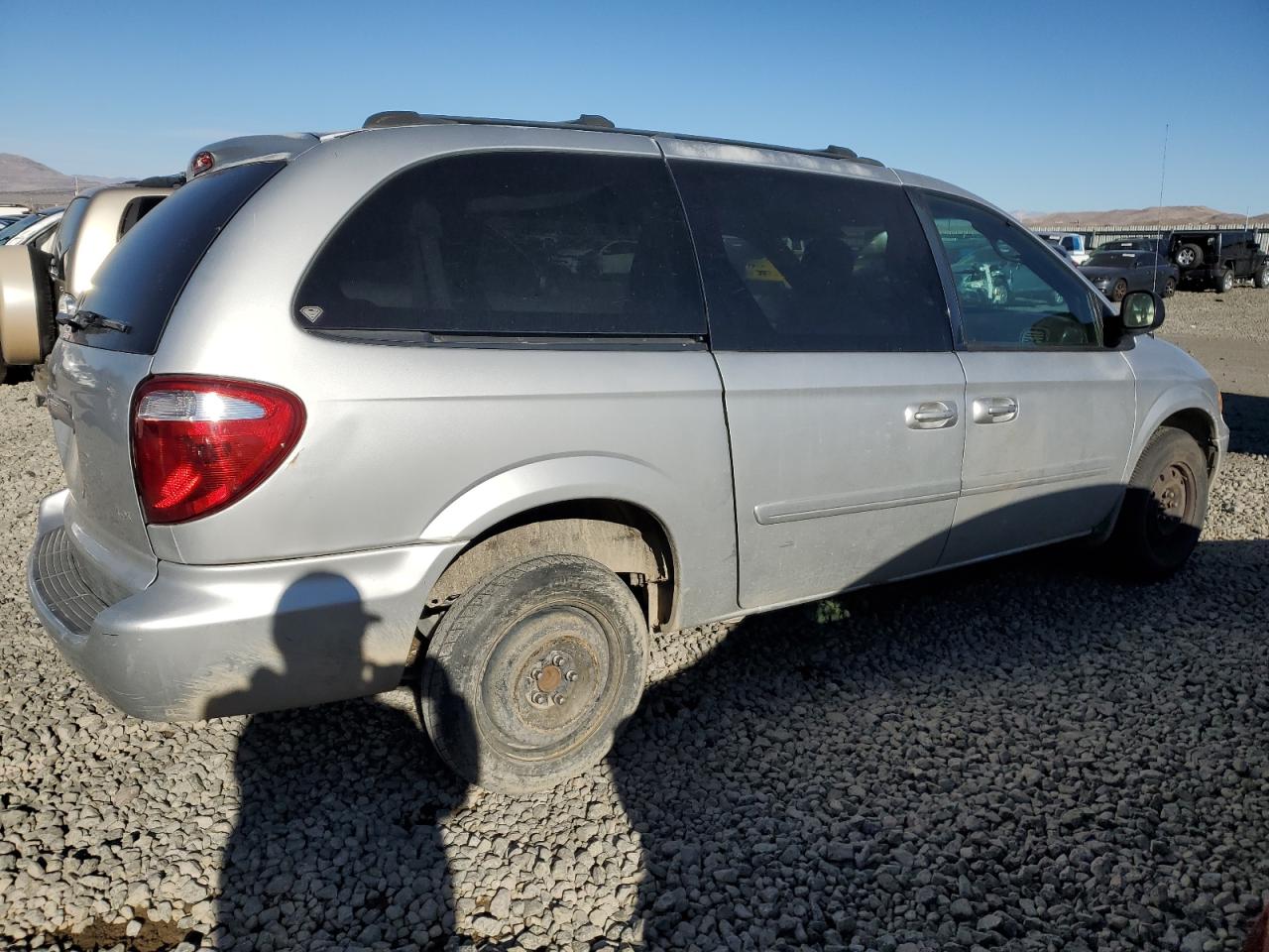 2004 Chrysler Town & Country - Image 3