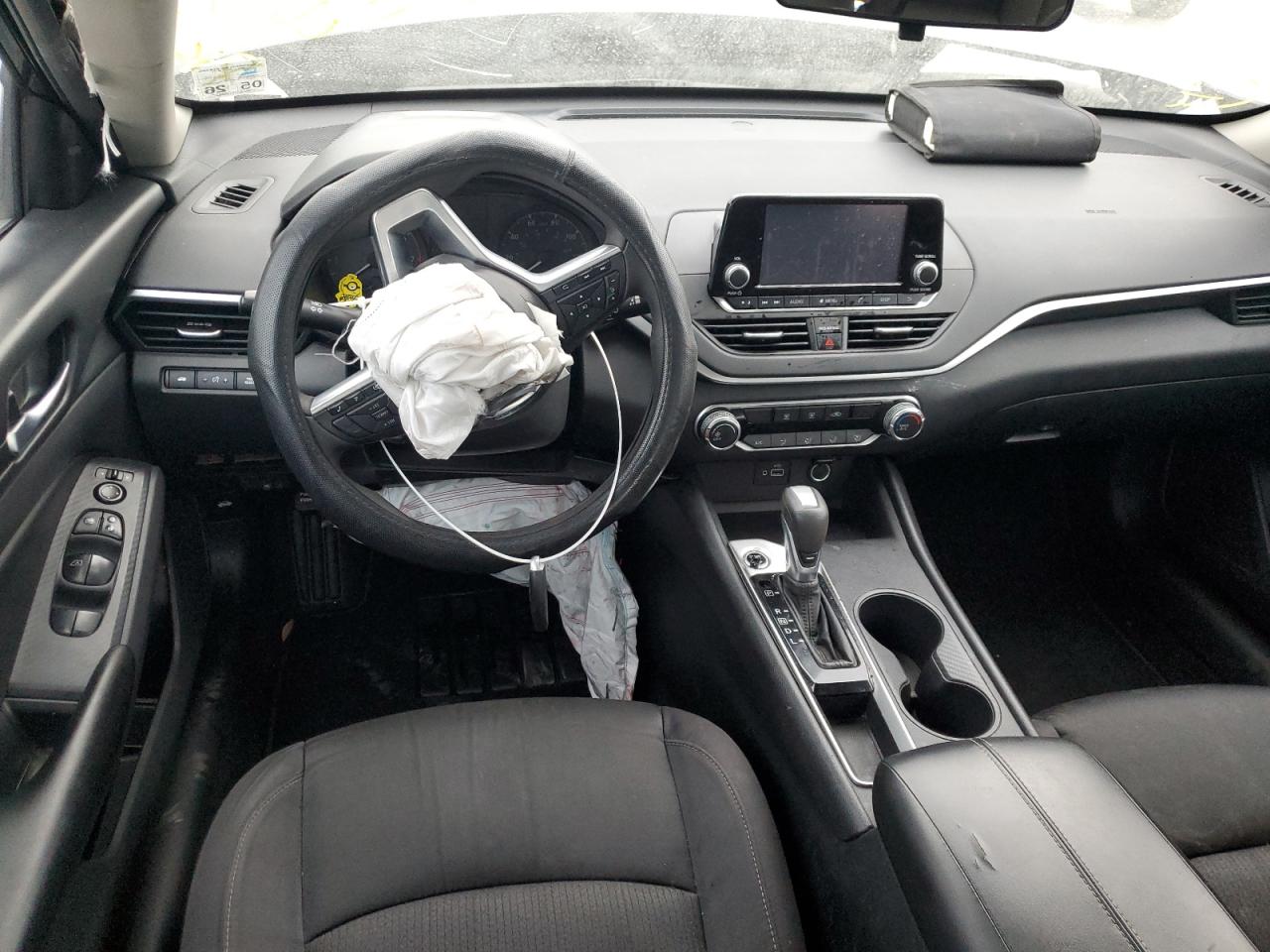 2021 Nissan Altima - Image 8