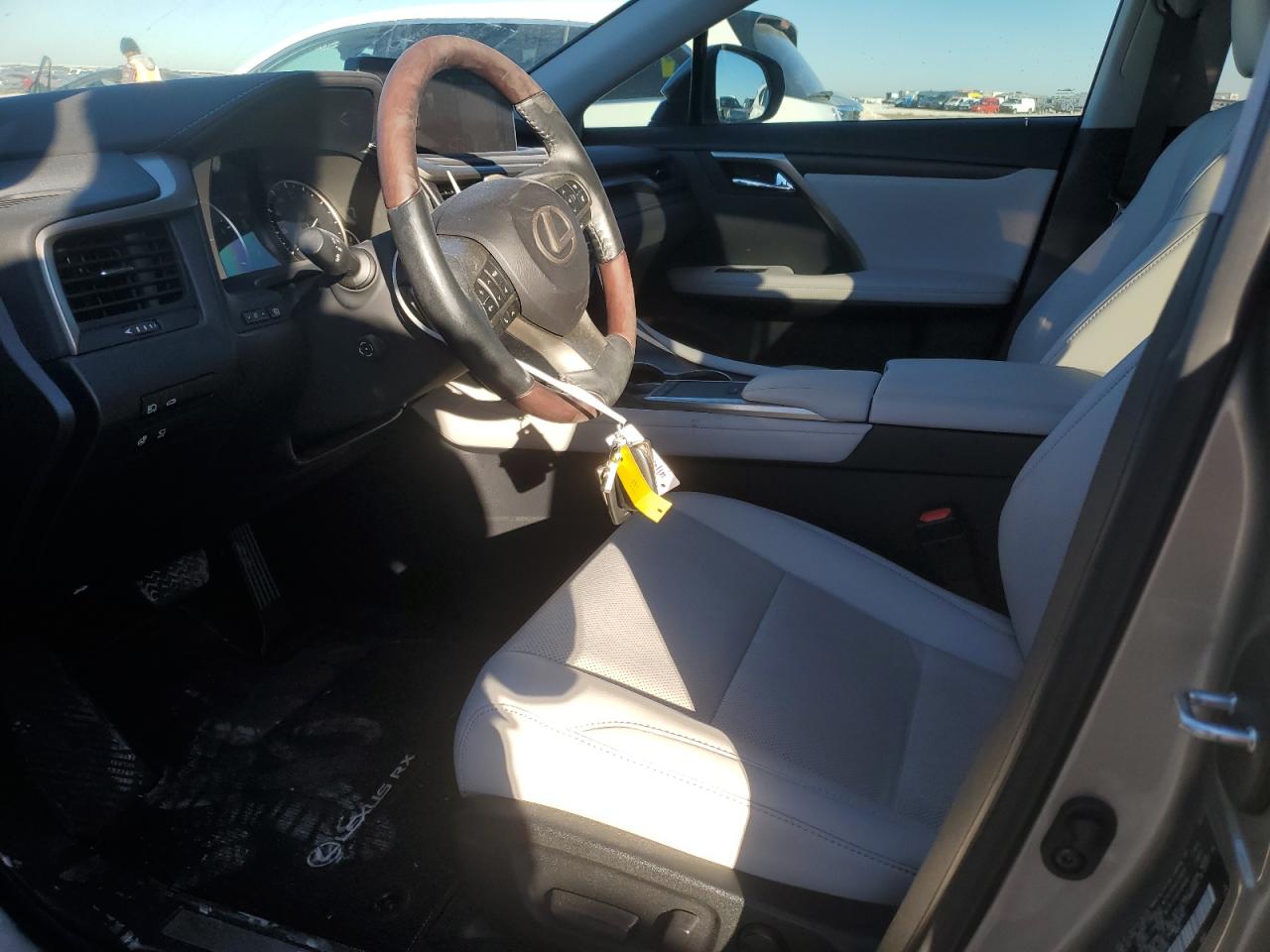 2020 Lexus RX - Image 7