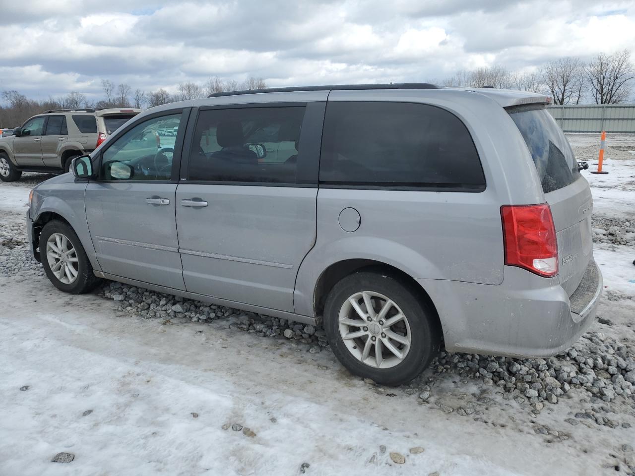 2014 Dodge Caravan - Image 2