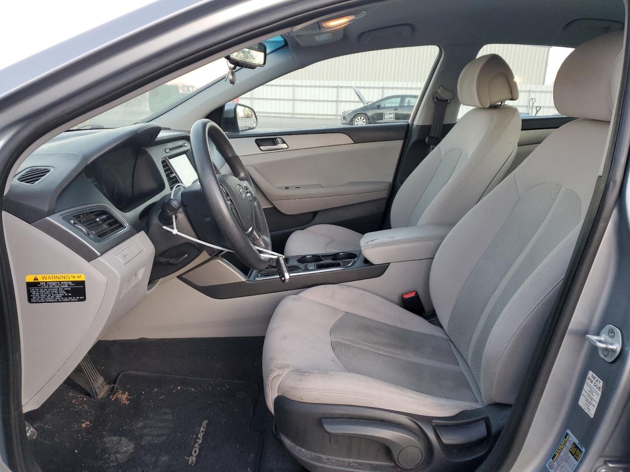 2016 Hyundai Sonata - Image 7