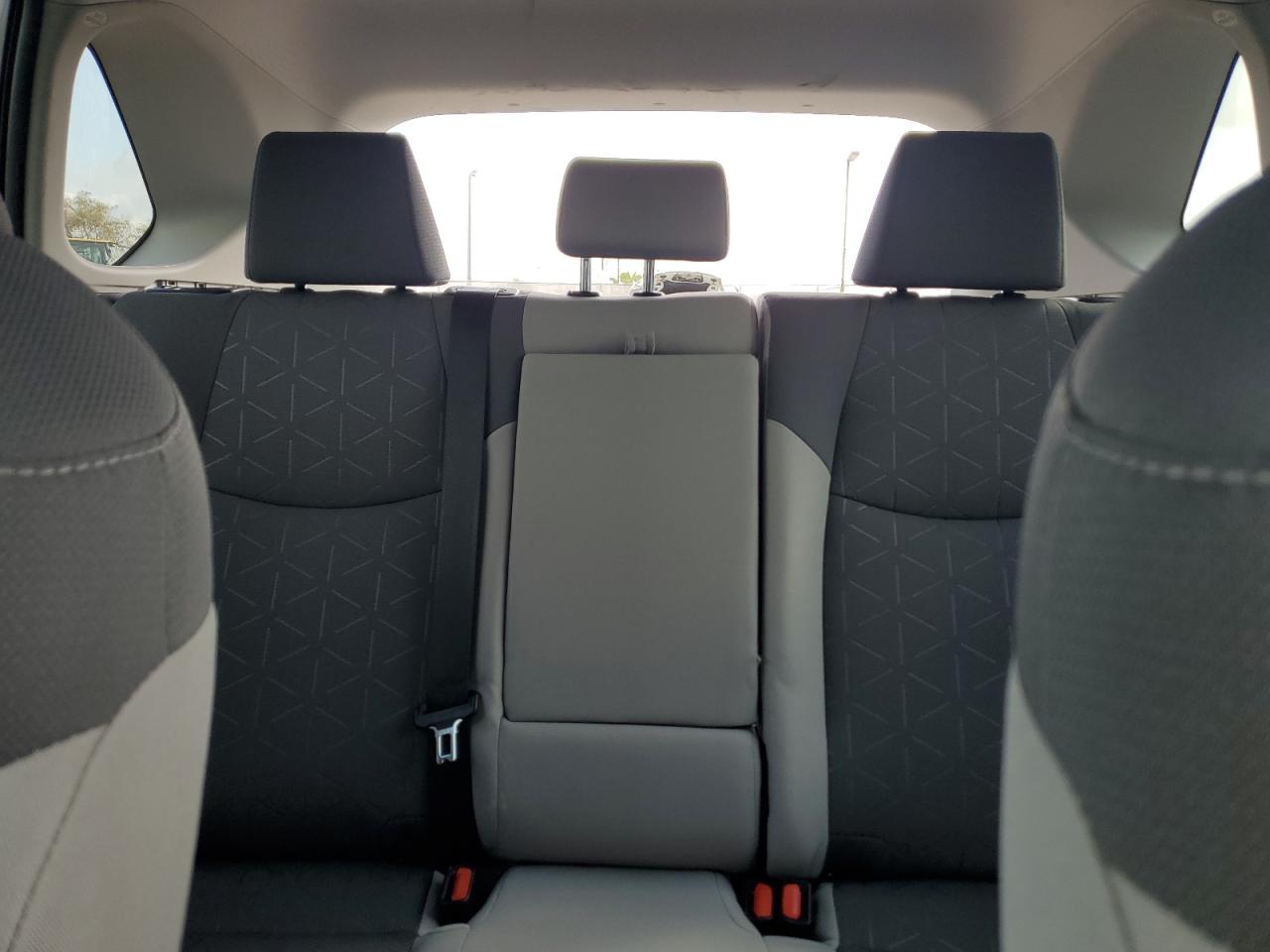 2021 Toyota RAV 4 - Image 10
