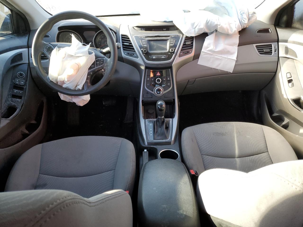 2015 Hyundai Elantra - Image 8