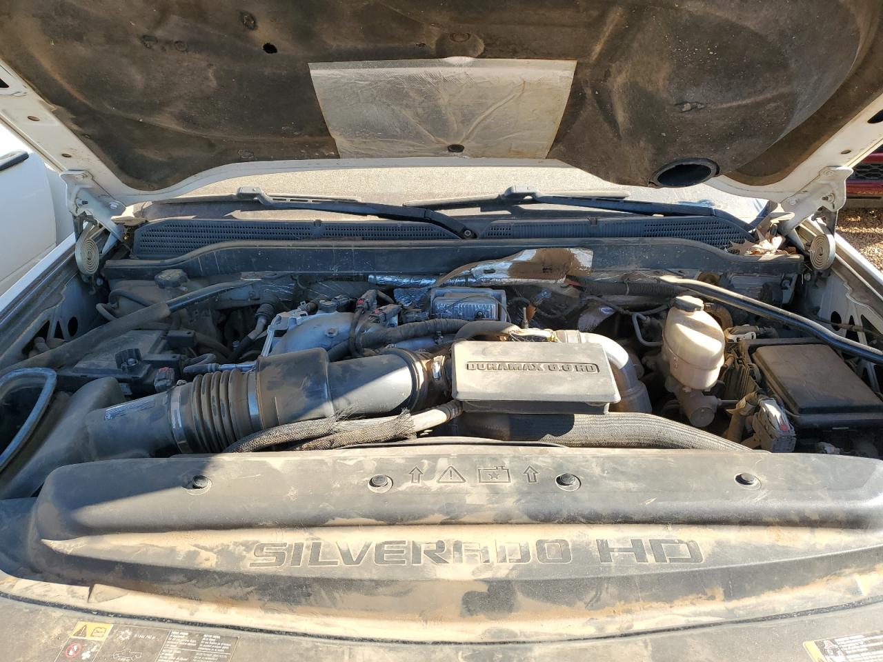 2018 Chevrolet Silverado - Image 11