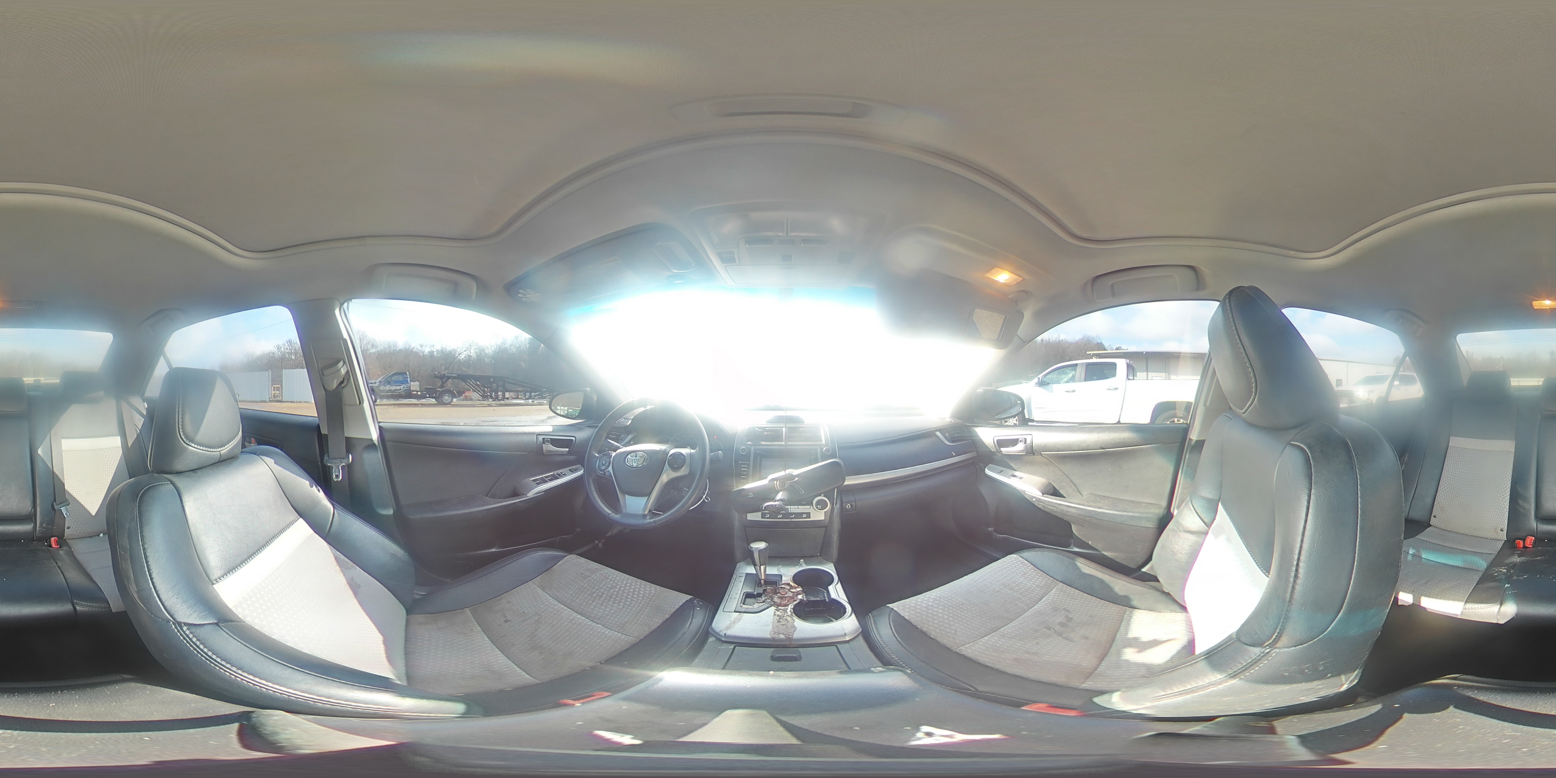 2014 Toyota Camry - Image 13