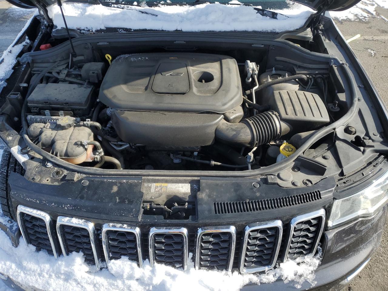 2020 Jeep Grand Cherokee - Image 12