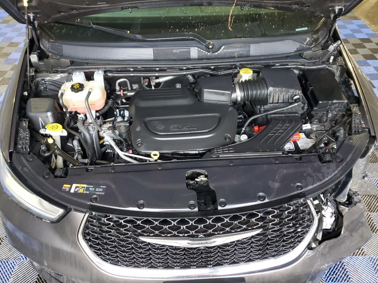 2022 Chrysler Pacifica - Image 12