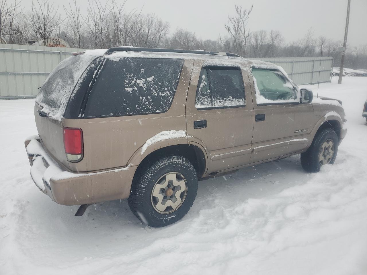 2004 Chevrolet Blazer - Image 3