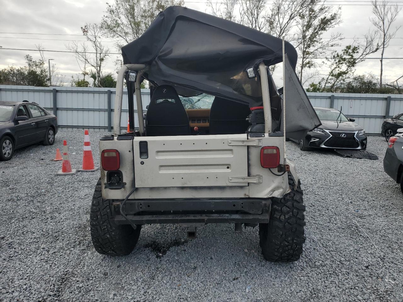 1995 Jeep Wrangler - Image 6
