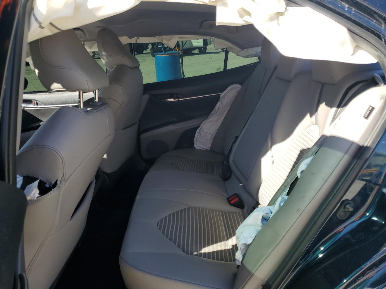 2021 Toyota Camry - Image 11
