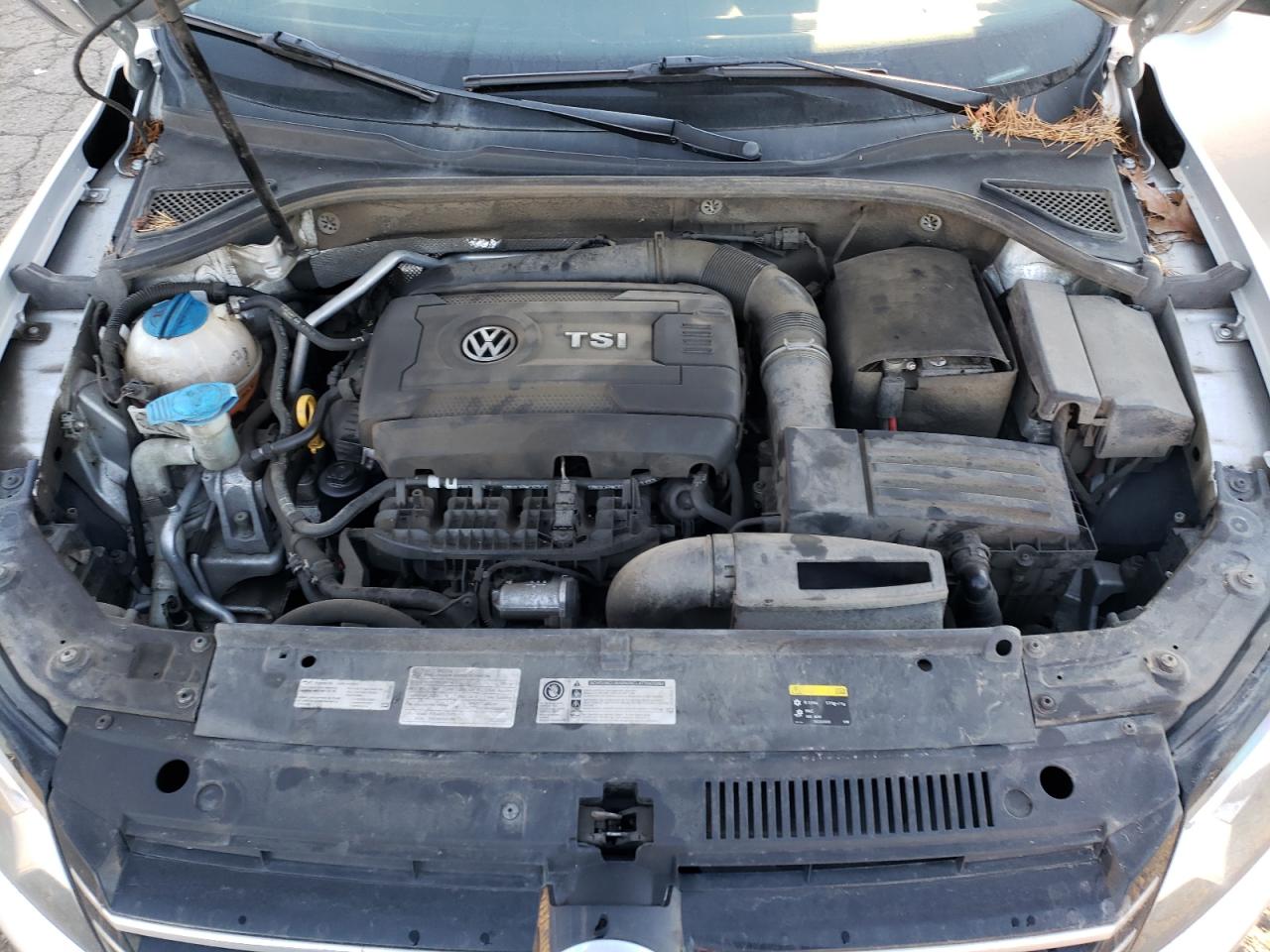 2015 Volkswagen Passat - Image 11