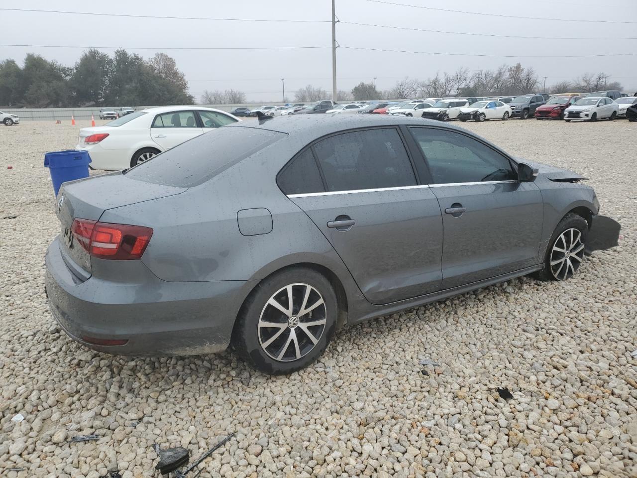 2017 Volkswagen Jetta - Image 3