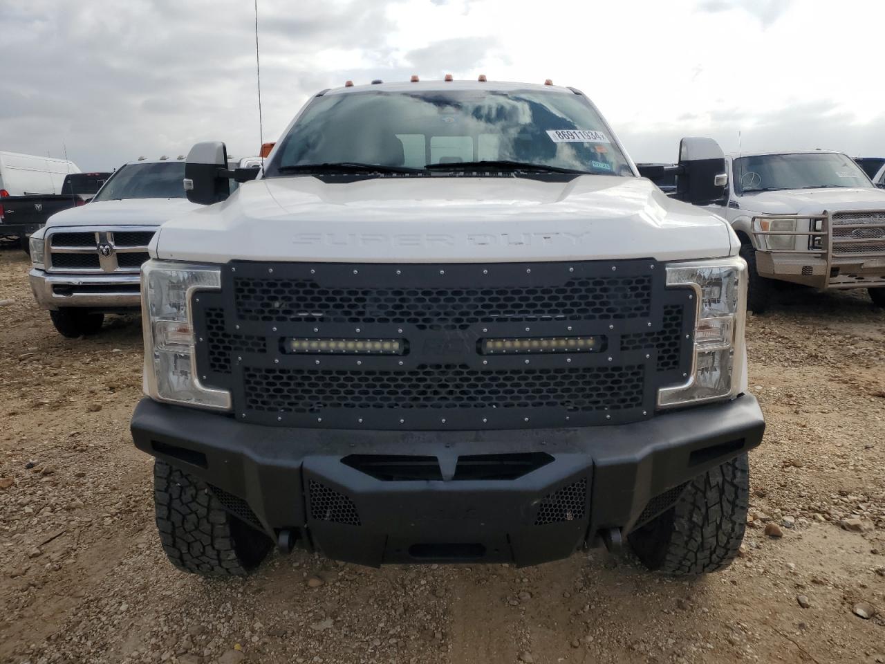 2017 Ford F350 - Image 5