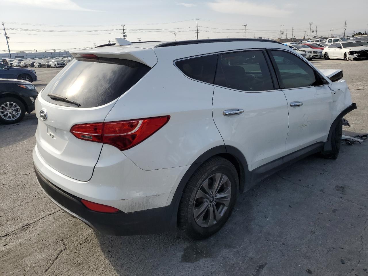 2016 Hyundai Santa Fe - Image 3