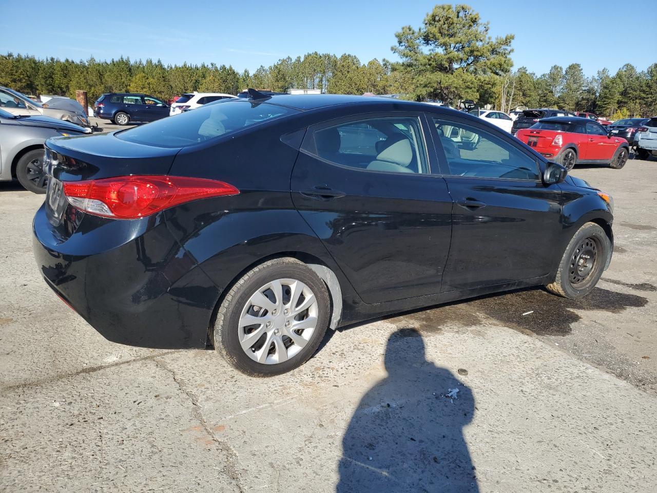 2012 Hyundai Elantra - Image 3