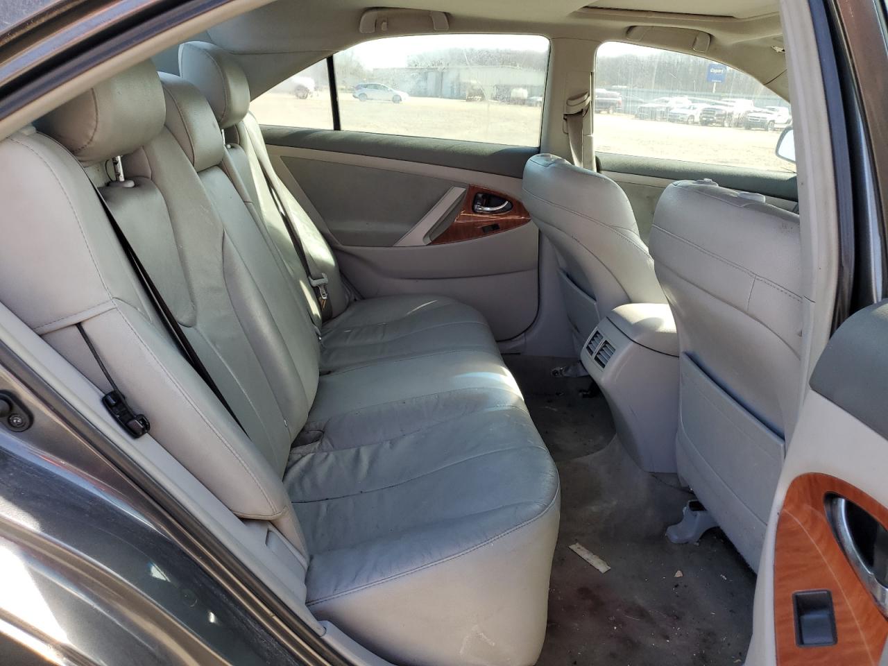 2009 Toyota Camry - Image 11