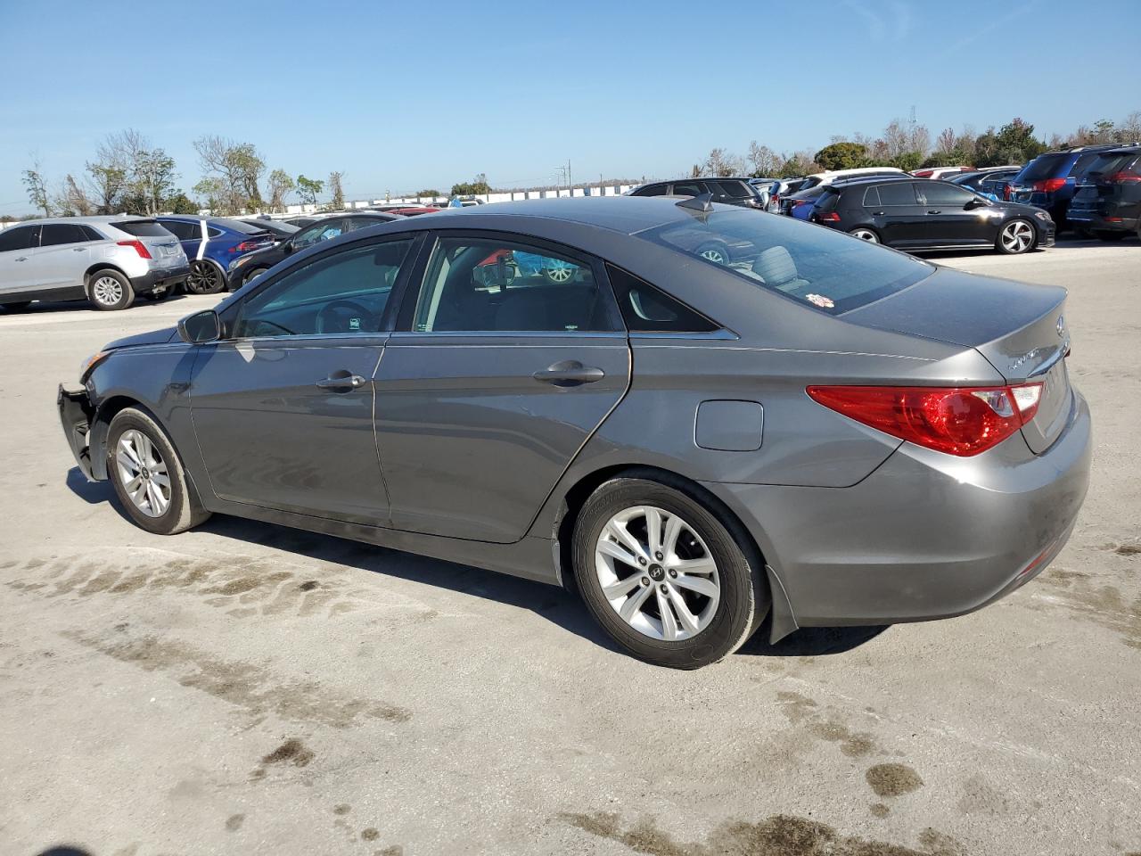 2013 Hyundai Sonata - Image 2