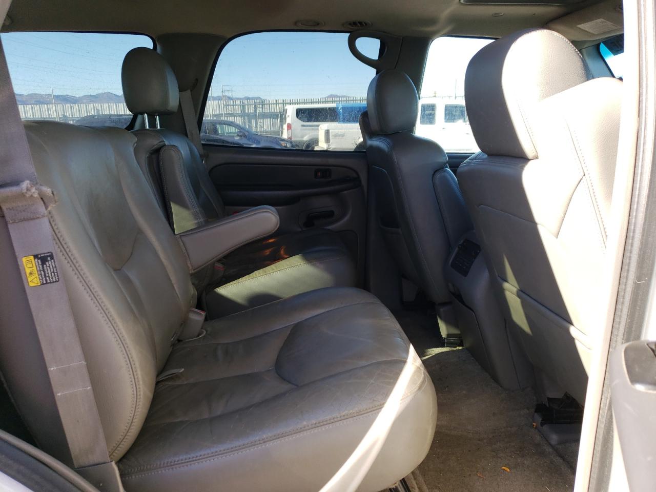 2003 GMC Yukon - Image 12