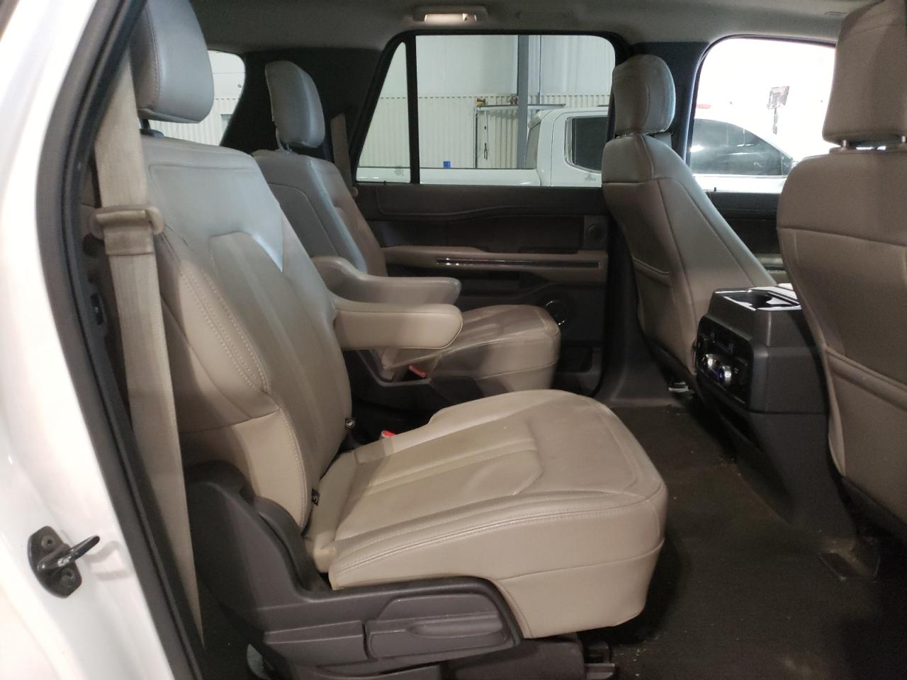 2018 Ford Expedition - Image 11